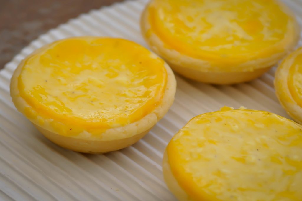 Imagem destacada — Queijadas de Laranja: doçura antiga em formas pequenas