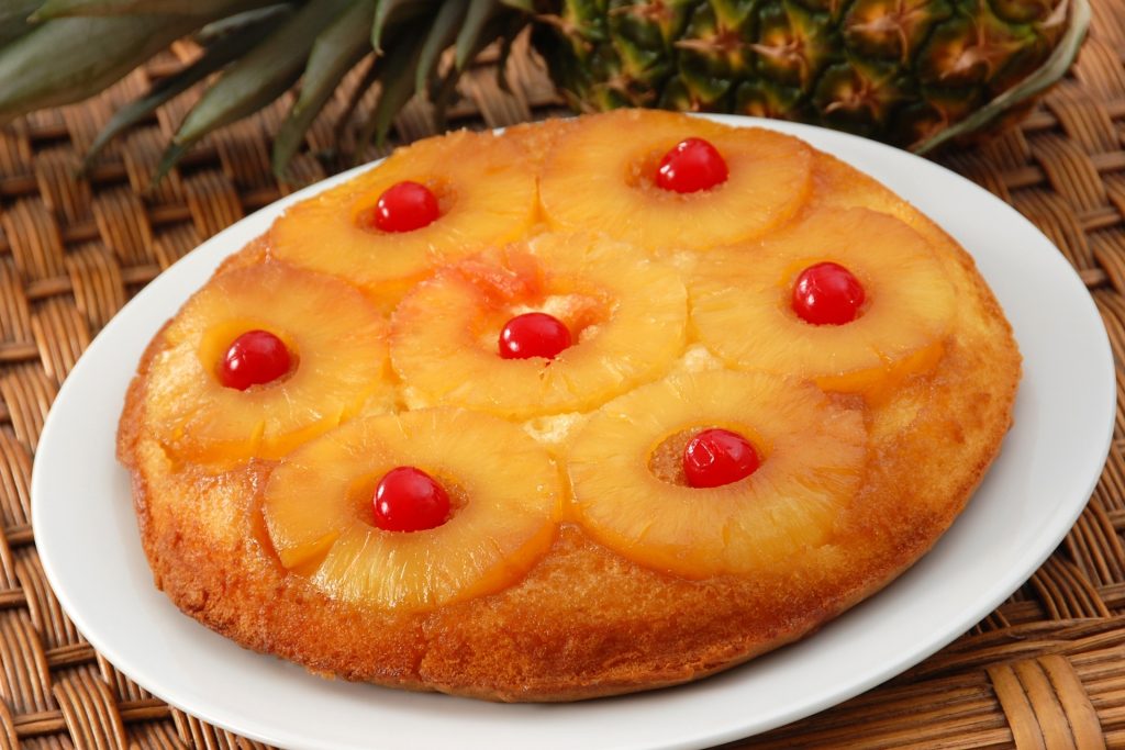 Imagem destacada — Bolo de Ananás com Cobertura de Queijo Creme – Um pedaço tropical de felicidade