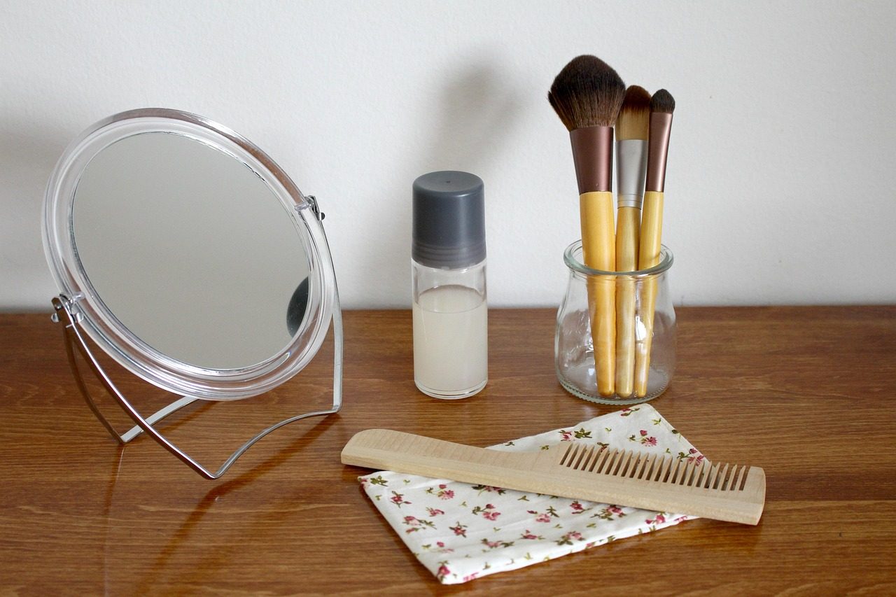 cosmetics, natural cosmetics, paint brush, cosmetic brush, nature, beauty, glass, healthy, wellness, fragrance, close up, macro, beautiful, naturally, deo, mirrors, cosmetic mirror, comb, hair, area, american