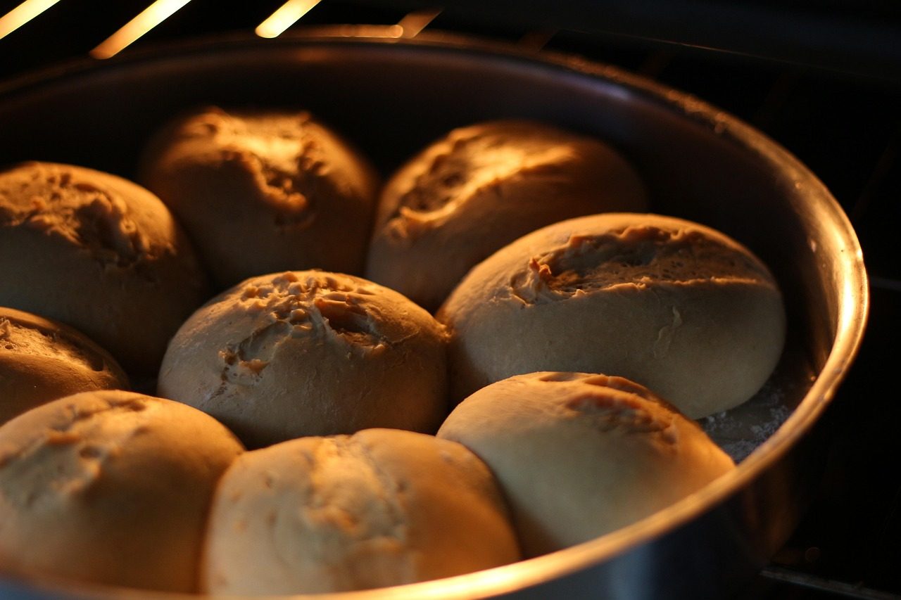 french bread, pao, frances, bread, french, brazilian, brazilian bread, food, the bread, the bakery, fresh, here, healthy, breakfast, in the same, gourmet, nutrition, baked, brown, crust, tasty, delicious, traditional