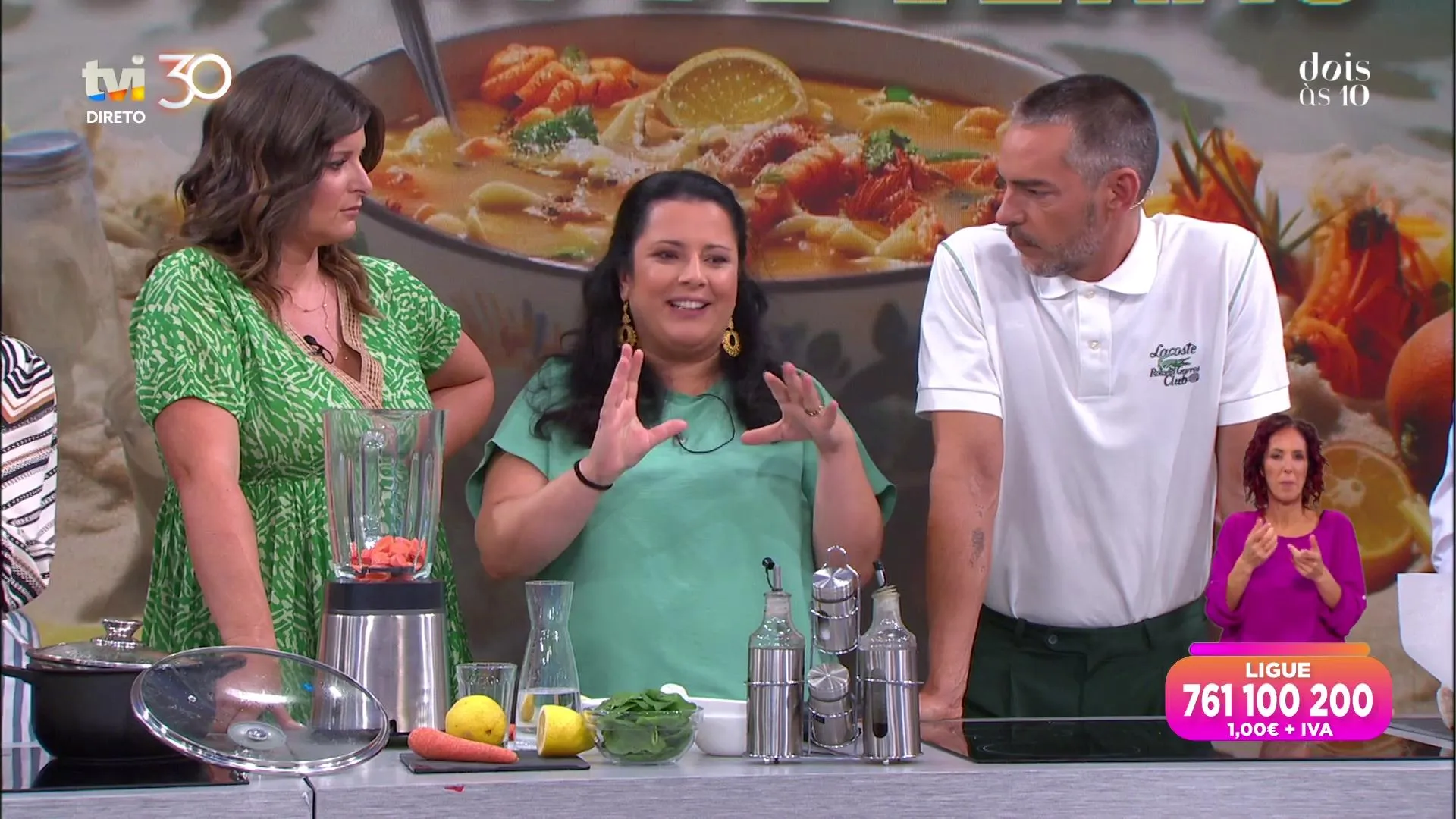 Tem espinafres e requeijão no frigorífico# Experimente transformá-los nesta deliciosa sopa fria! – cópia